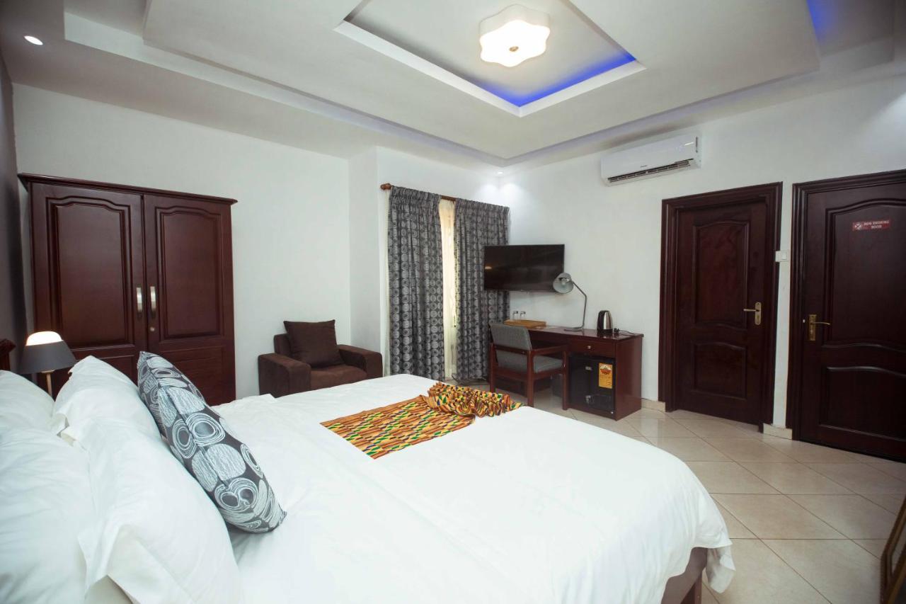 Cocktail And Dreams Hotel Accra Exterior photo