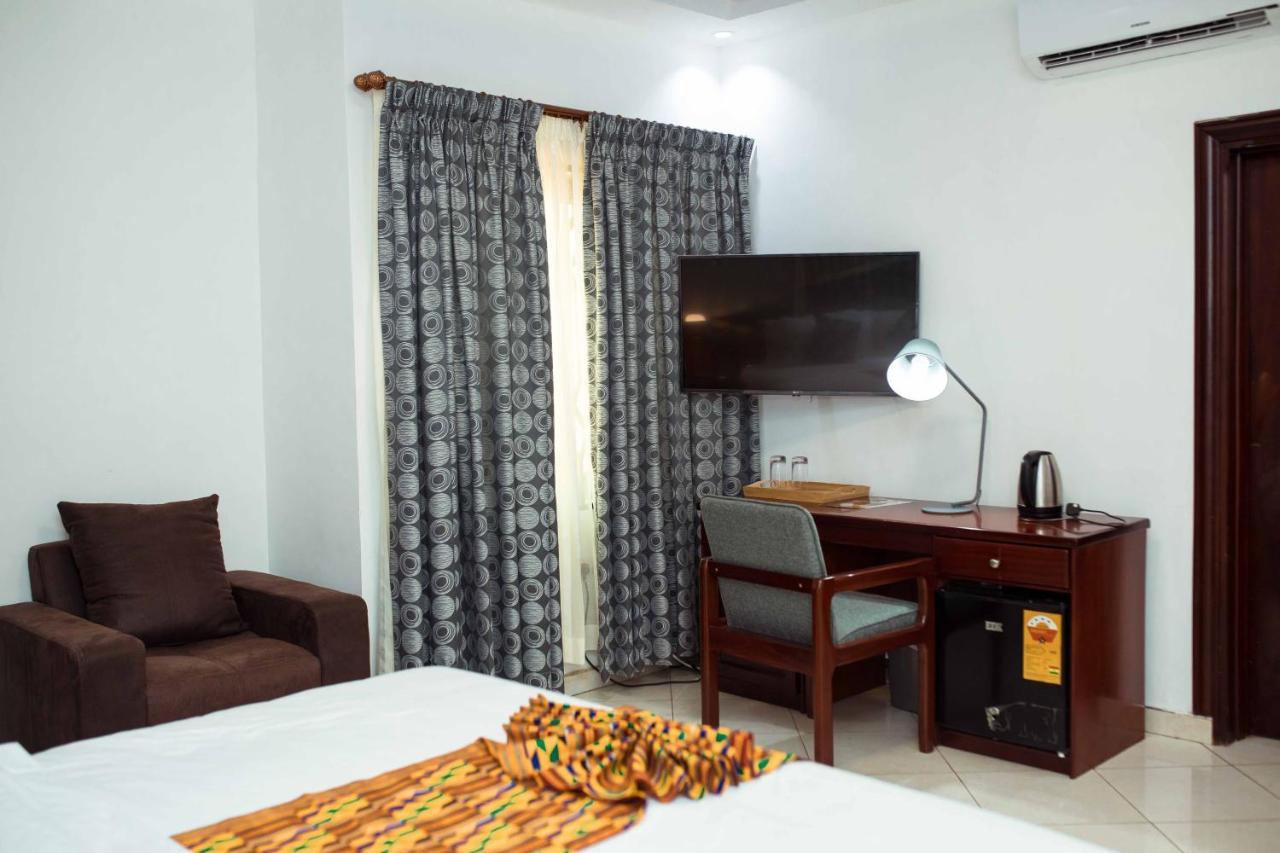Cocktail And Dreams Hotel Accra Exterior photo