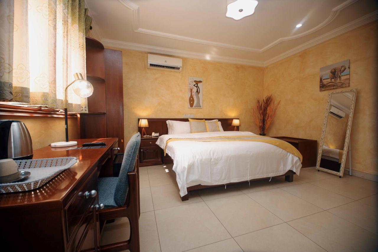 Cocktail And Dreams Hotel Accra Exterior photo