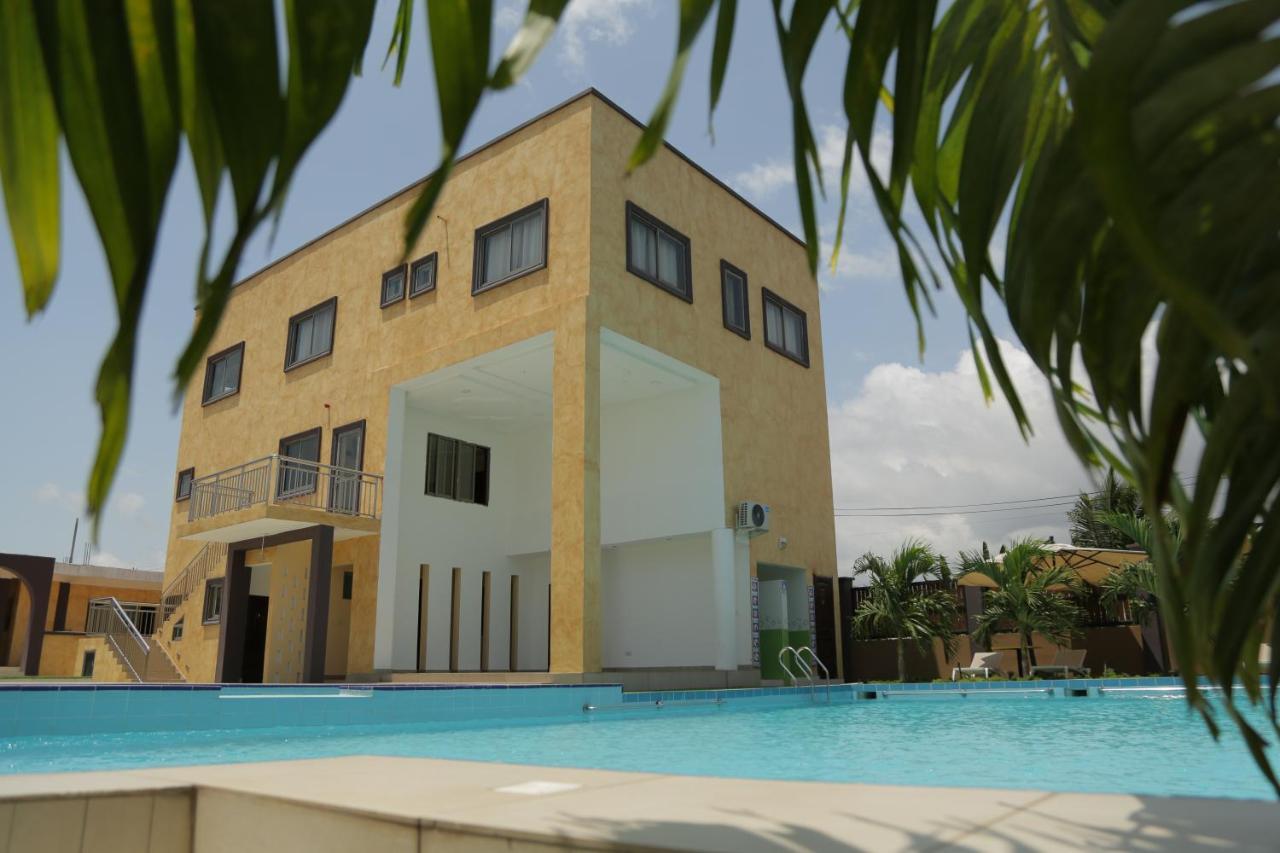 Cocktail And Dreams Hotel Accra Exterior photo