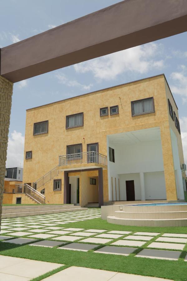 Cocktail And Dreams Hotel Accra Exterior photo