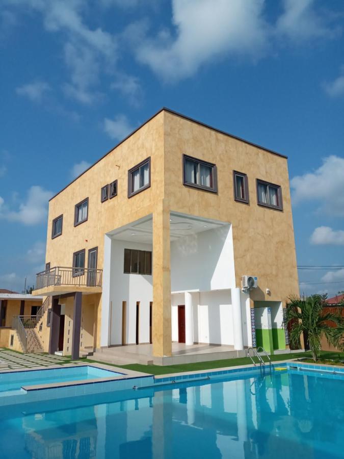 Cocktail And Dreams Hotel Accra Exterior photo